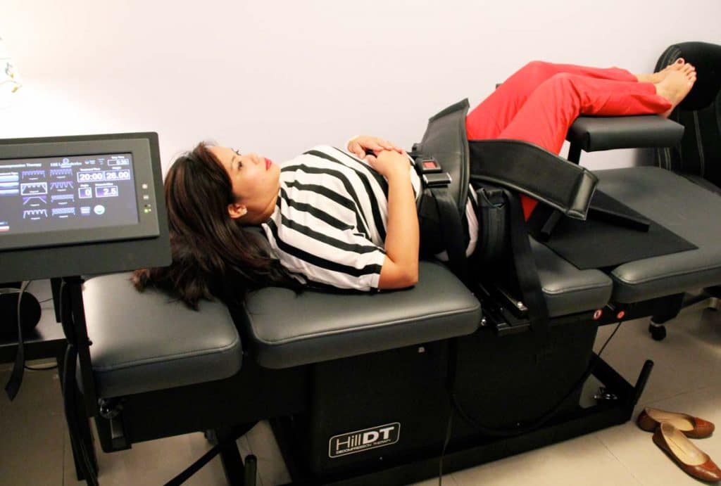 Chiropractic Dubai using the Hill DT decompression treatment table